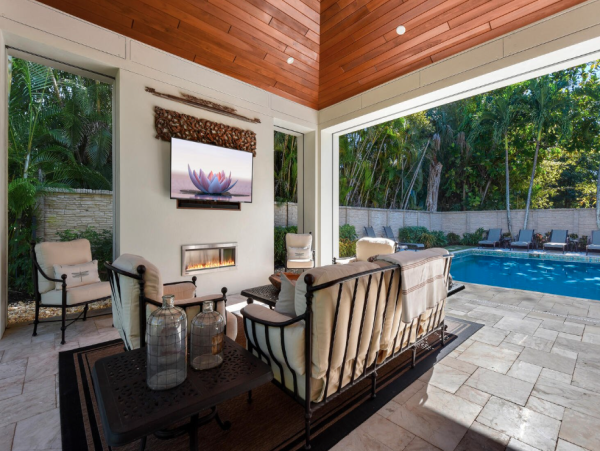 Luxury Coastal Retreat in Naples - Perfect For Your Next Vacation